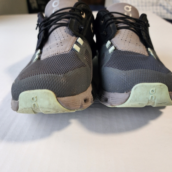 ON Running Cloud 5, Black Lead, Women Size 11 - Picture 9 of 16